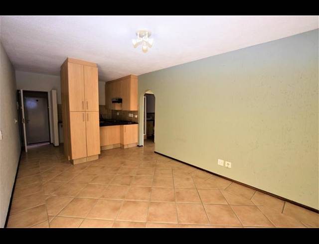 1 BEDROOM APARTMENT FOR SALE IN LONEHILL